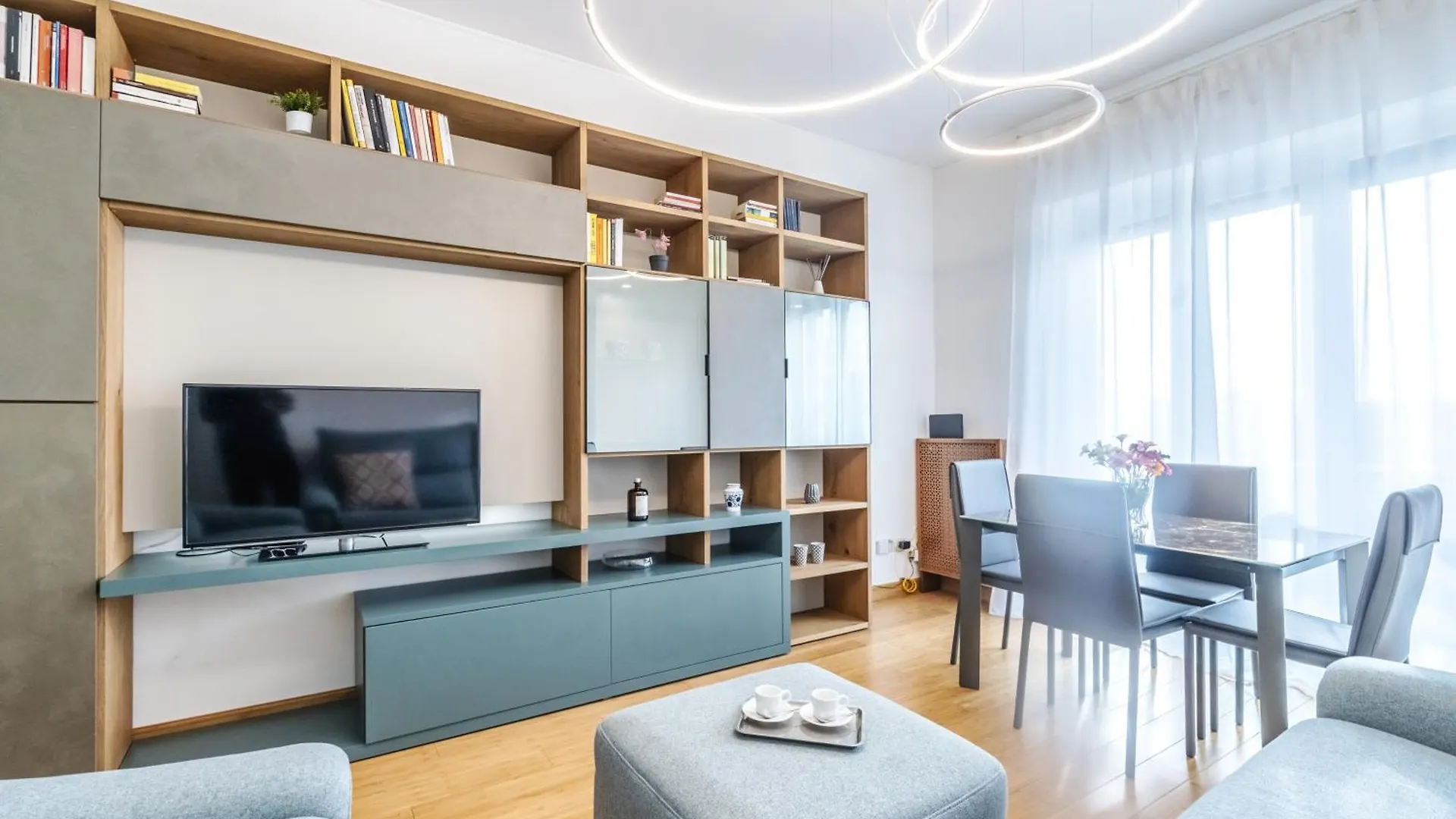 Andrea\'S Place Milan location